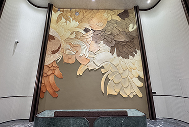 浮雕壁画/花朵绽放在线条间